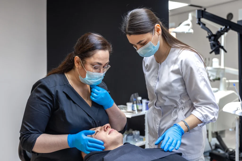 Maestría en Dermatología Clínica para Medicina Estética Puente Clínico Estético 1