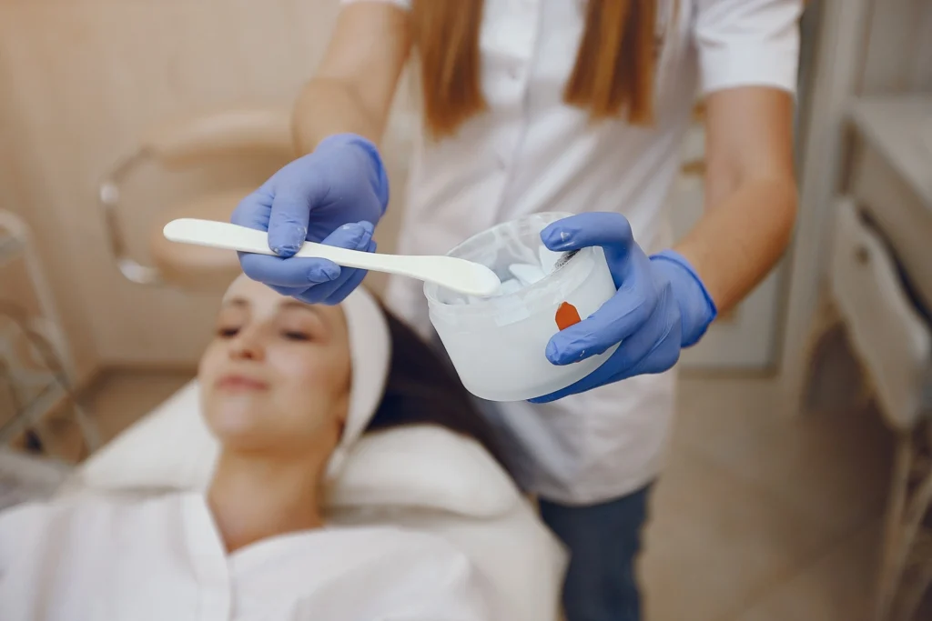 Maestría en Peelings y Dermatología Estética Clínica 1
